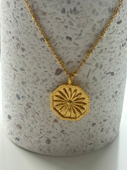 Paros Flower Pendant Necklace.