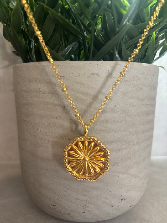 Paros Flower Pendant Necklace.